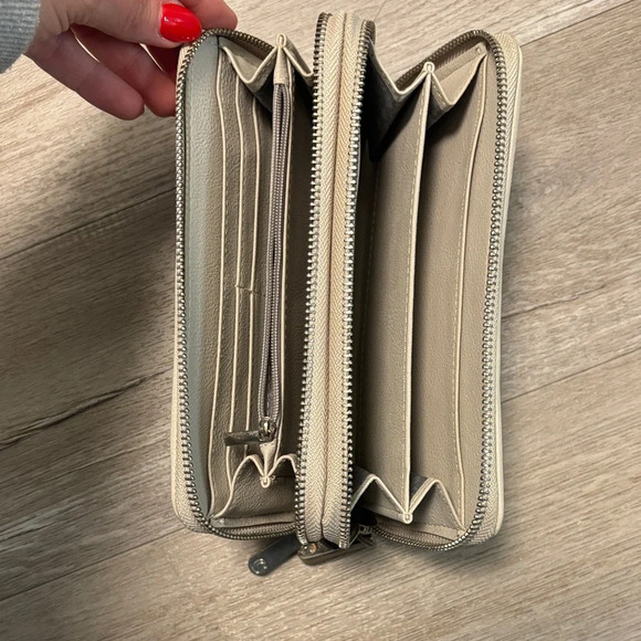 Chic Cream Quilted Wallet - Picture 3 of 3